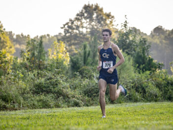 Wade Wins 4-Mile in Season Opener