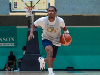 Jackets Sweep Bahamas Victories